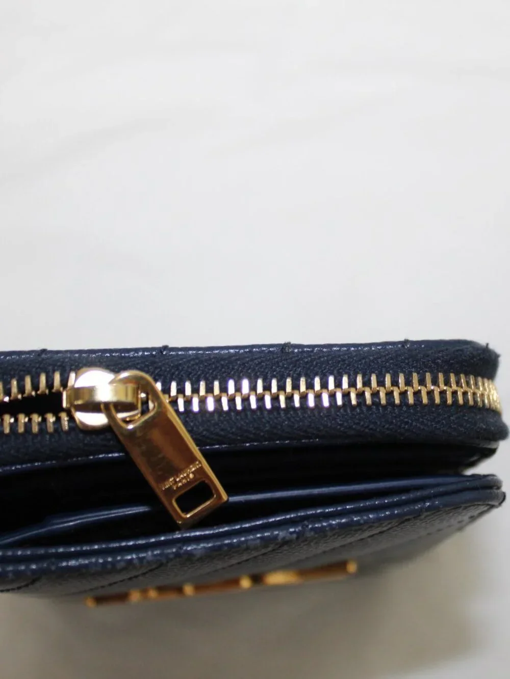 Saint Laurent YSL Grain De Poudre Matelasse Chevron Monogram Zip Around Wallet - Picture 5 of 11